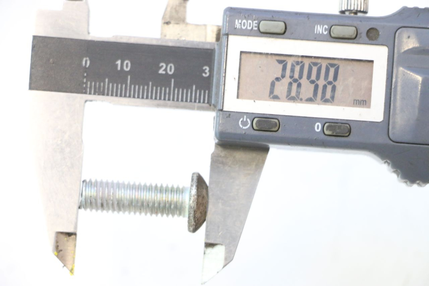 photo de BREMSSCHEIBENSCHRAUBE PEUGEOT KISBEE 4T 50 (2023 - 2026) - Zoom auf Gebrauchszustand