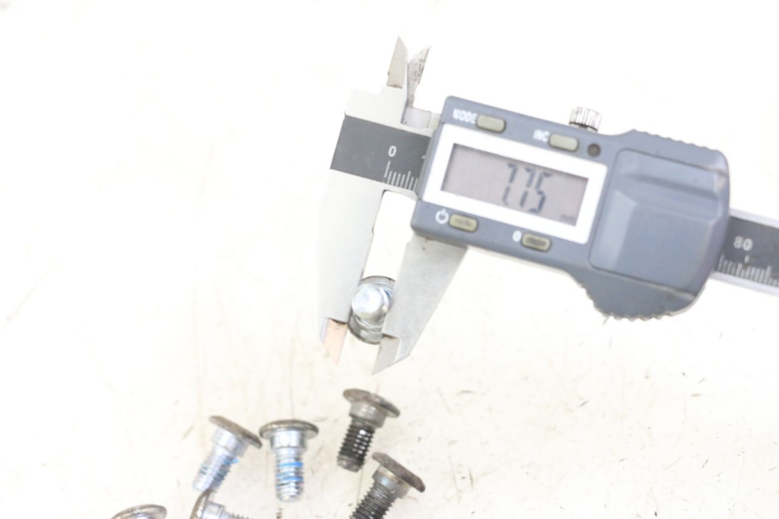 photo de BREMSSCHEIBENSCHRAUBE MASAI XL 50 (2012 - 2019) - Zoom auf Gebrauchszustand