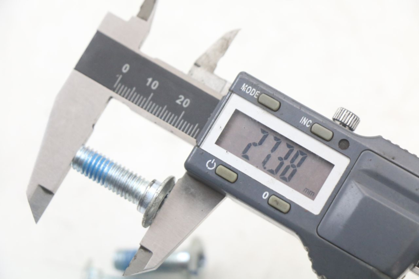 photo de BREMSSCHEIBENSCHRAUBE MASH LEGEND'R 4T 50 (2021 - 2025) - Zoom auf Gebrauchszustand