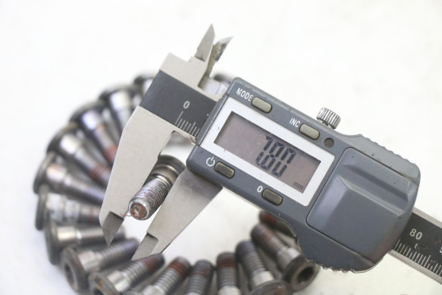 photo de BREMSSCHEIBENSCHRAUBE HONDA NTV DEAUVILLE 650 (2001 - 2006) - Alternative Perspektive