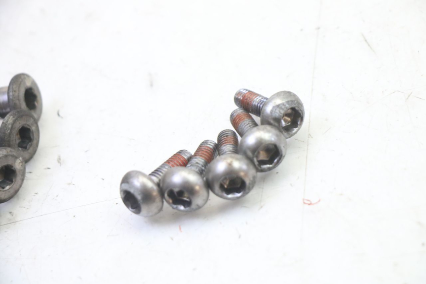 photo de BREMSSCHEIBENSCHRAUBE HONDA NTV DEAUVILLE 650 (2001 - 2006) - Technische Nahaufnahme