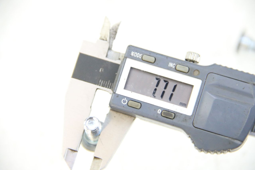 photo de BREMSSCHEIBENSCHRAUBE JM MOTORS OLDIES 4T 50 (2010 - 2020) - Zoom auf Gebrauchszustand