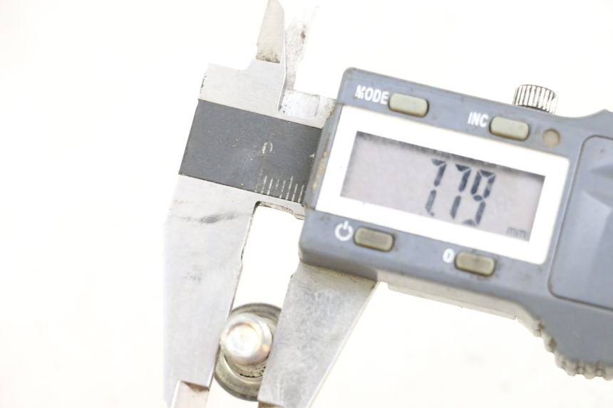 photo de BREMSSCHEIBENBEFESTIGUNGSSCHRAUBE HONDA PCX (JF47) 125 (2012 - 2013) - Zoom auf Gebrauchszustand