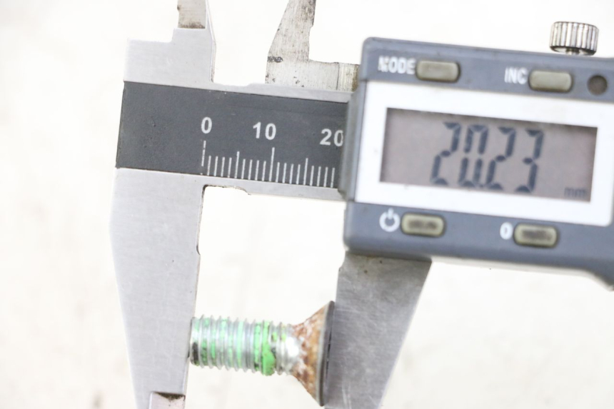 photo de BREMSSCHEIBENBEFESTIGUNGSSCHRAUBE PEUGEOT TKR TREKKER FURIOUS 50 (2005 - 2014) - Alternative Perspektive