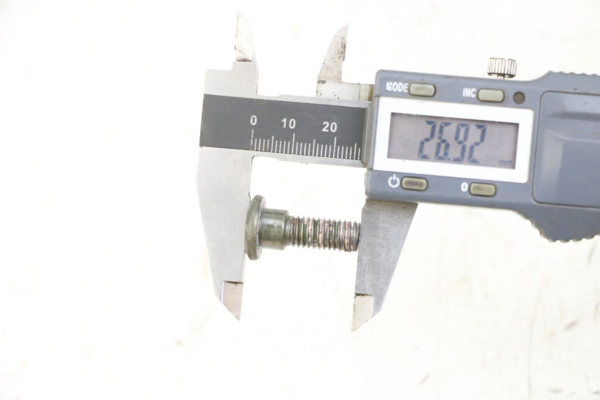 photo de BREMSSCHEIBENBEFESTIGUNGSSCHRAUBE PEUGEOT TWEET 4T 50 (2014 - 2019) - Zoom auf Gebrauchszustand