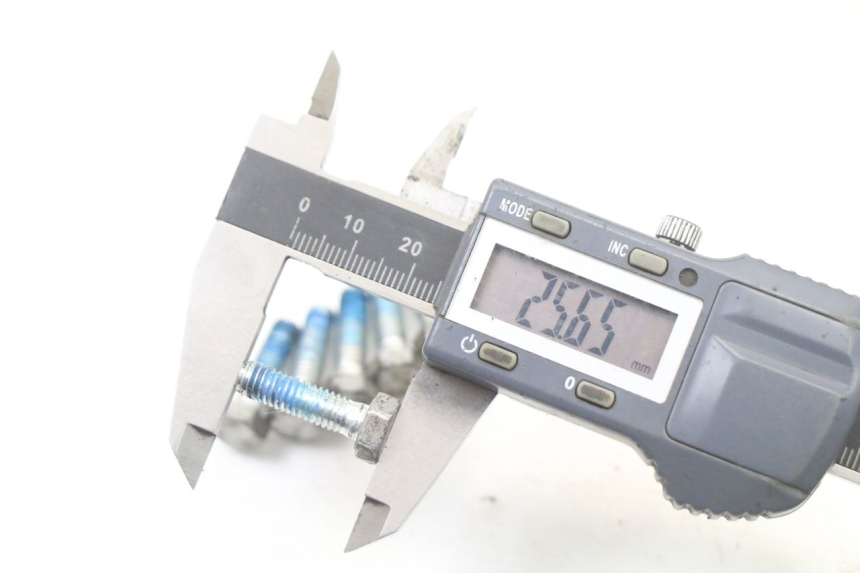 photo de BREMSSCHEIBENSCHRAUBE PIAGGIO NRG POWER PUREJET 50 (2018 - 2021) - Technische Nahaufnahme