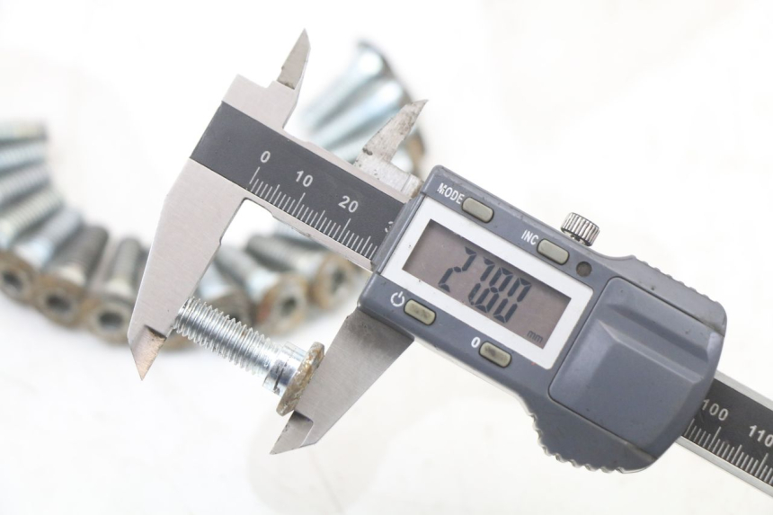 photo de BREMSSCHEIBENSCHRAUBE REGAL RAPTOR RAXTER 2 125 (2007 - 2015) - Zoom auf Gebrauchszustand