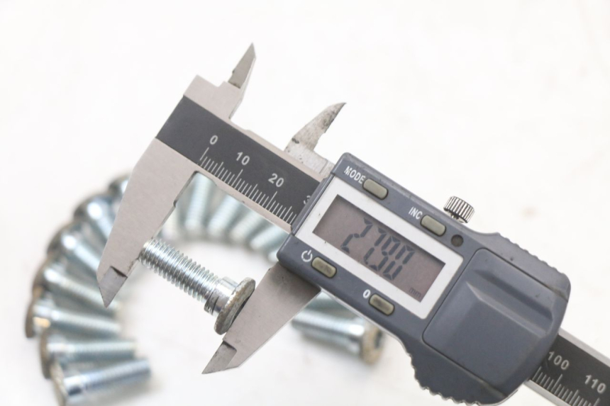 photo de BREMSSCHEIBENSCHRAUBE REGAL RAPTOR SPYDER 125 (2010 - 2018) - Zoom auf Gebrauchszustand