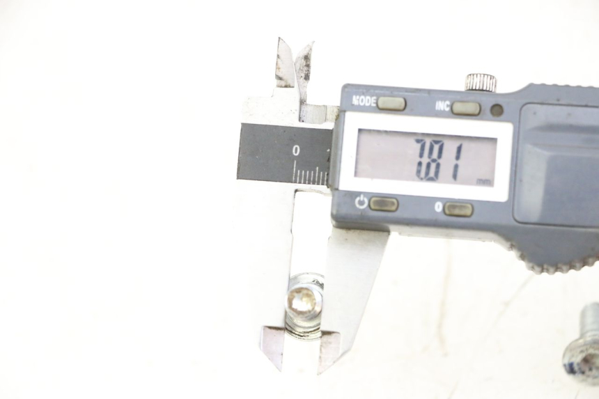 photo de BREMSSCHEIBENSCHRAUBE APOLLO RFZ 125 - Zoom auf Gebrauchszustand