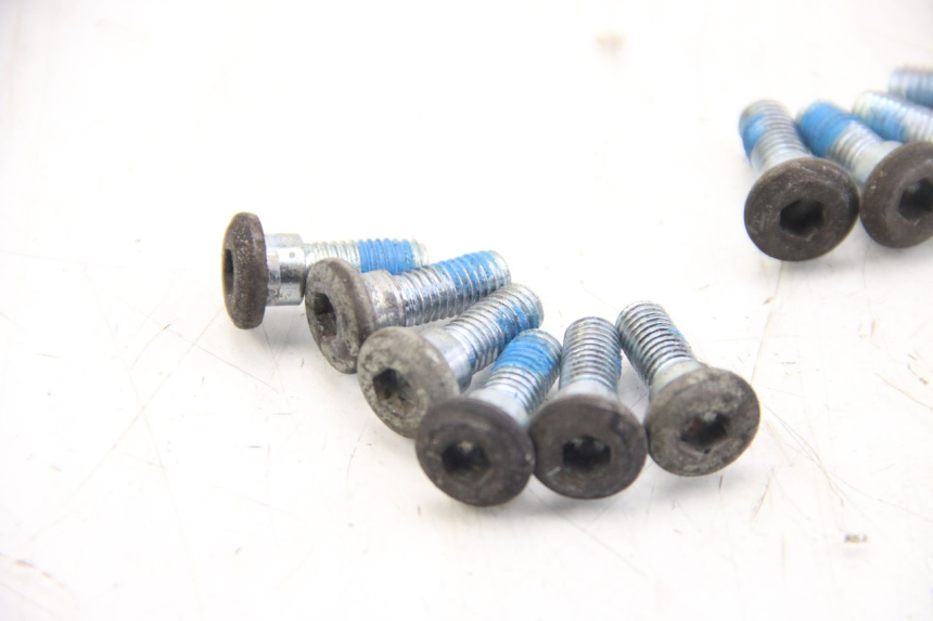 photo de BREMSSCHEIBENBEFESTIGUNGSSCHRAUBE DAELIM S3 125 (2010 - 2017) - Technische Nahaufnahme