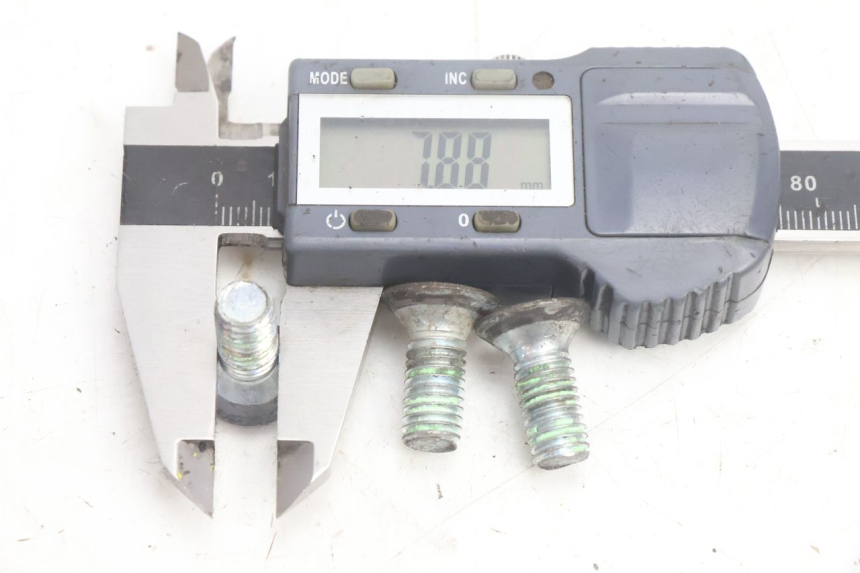 photo de BREMSSCHEIBENSCHRAUBE PEUGEOT SATELIS 125 (2013 - 2018) - Technische Nahaufnahme