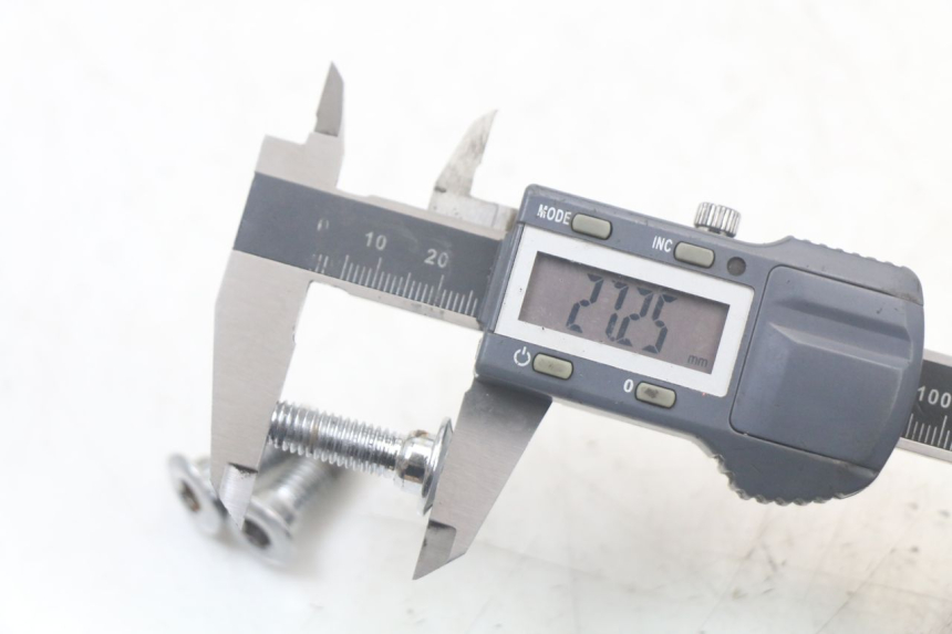 photo de BREMSSCHEIBENBOLZEN DERBI SENDA SM X-TREME 50 (2006 - 2010) - Technische Nahaufnahme