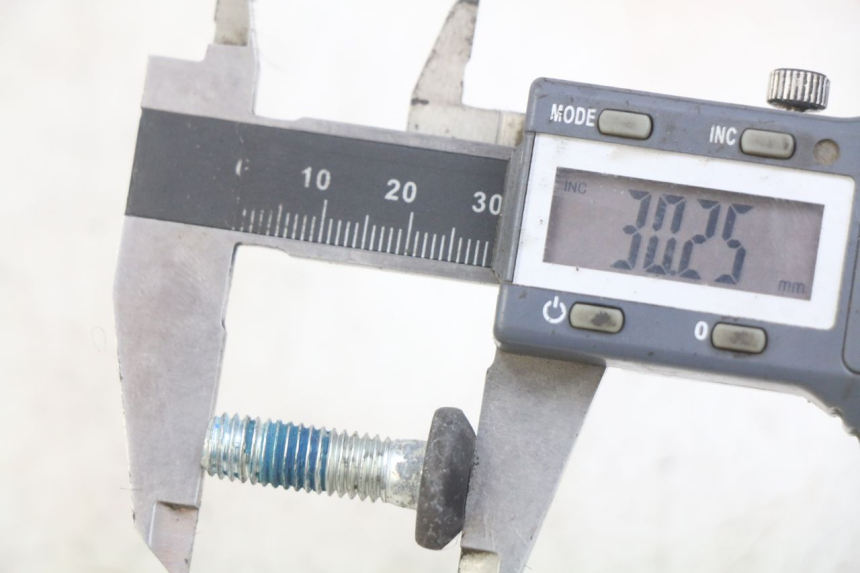 photo de BREMSSCHEIBENBEFESTIGUNGSSCHRAUBE MBK SKYLINER 125 (1998 - 2001) - Zoom auf Gebrauchszustand