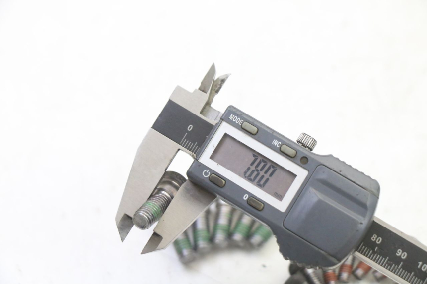 photo de BREMSSCHEIBENSCHRAUBE HONDA ST PAN EUROPEAN 1300 (2002 - 2013) - Technische Nahaufnahme