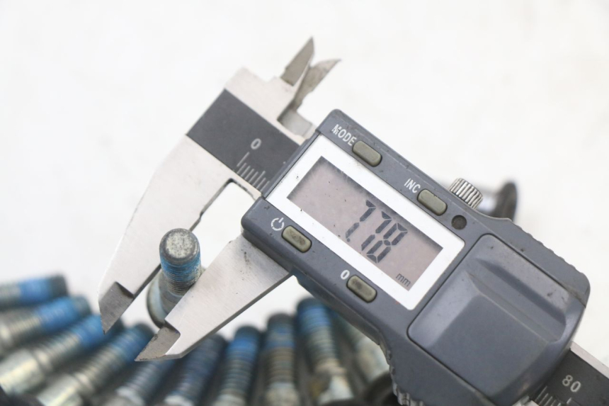 photo de BREMSSCHEIBENSCHRAUBE SUZUKI SV S 650 (1999 - 2002) - Alternative Perspektive