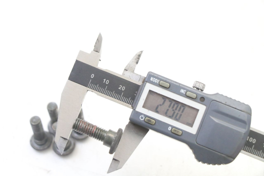 photo de BREMSSCHEIBENBEFESTIGUNGSSCHRAUBE PEUGEOT TWEET 4T 50 (2014 - 2019) - Zoom auf Gebrauchszustand