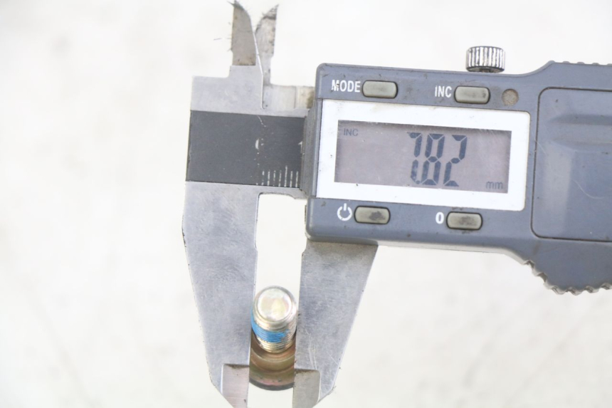 photo de BREMSSCHEIBENBEFESTIGUNGSSCHRAUBE DAELIM VL DAYSTAR 125 (2000 - 2011) - Detailansicht des Bauteils