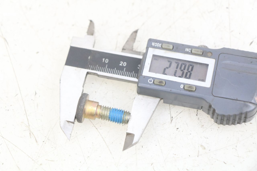 photo de BREMSSCHEIBENBEFESTIGUNGSSCHRAUBE DAELIM VL DAYSTAR 125 (2000 - 2011) - Zoom auf Gebrauchszustand