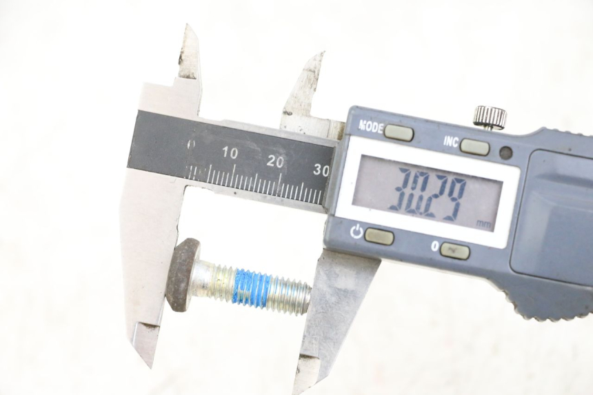 photo de BREMSSCHEIBENBEFESTIGUNGSSCHRAUBE YAMAHA XMAX X-MAX 125 (2006 - 2009) - Zoom auf Gebrauchszustand