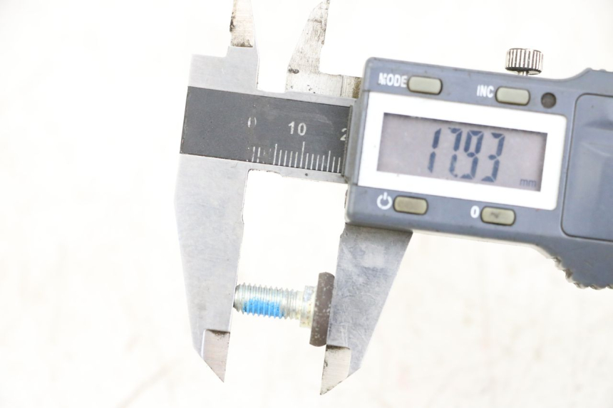 photo de BREMSSCHEIBENBEFESTIGUNGSSCHRAUBE YAMAHA XMAX X-MAX 125 (2006 - 2009) - Gesamtansicht des Produkts