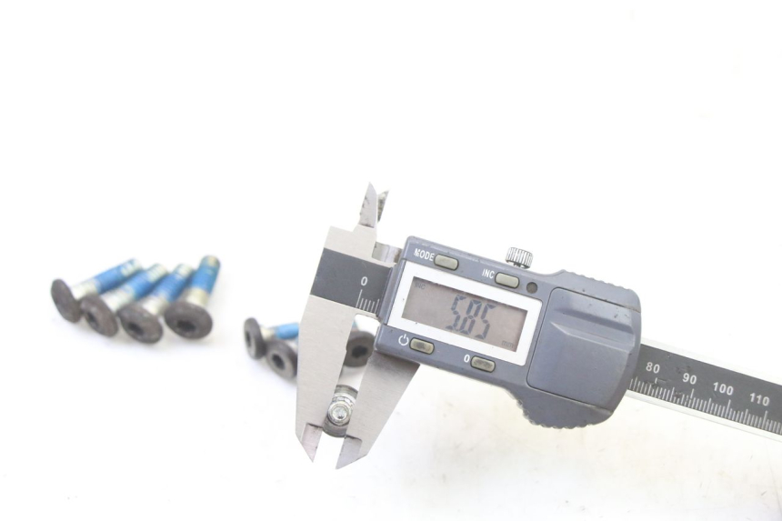 photo de BREMSSCHEIBENBEFESTIGUNGSSCHRAUBE YAMAHA XMAX X-MAX 125 (2006 - 2009) - Details der Befestigungspunkte