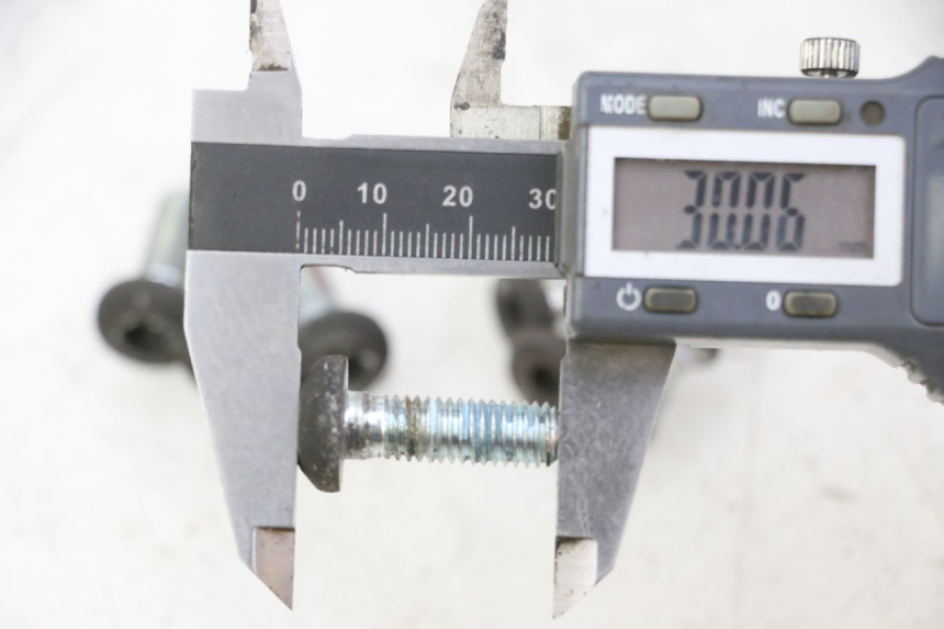 photo de BREMSSCHEIBENBEFESTIGUNGSSCHRAUBE YAMAHA X-MAX XMAX 250 (2006 - 2009) - Technische Nahaufnahme