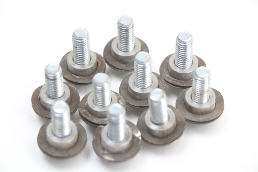 photo de BREMSSCHEIBENBEFESTIGUNGSSCHRAUBE PIAGGIO X10 125 (2012 - 2017) - Zoom auf Gebrauchszustand