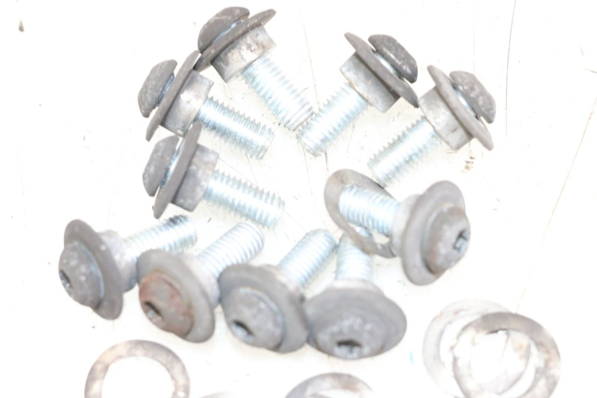 photo de BREMSSCHEIBENBEFESTIGUNGSSCHRAUBE PIAGGIO X10 125 (2012 - 2017) - Detailansicht des Bauteils