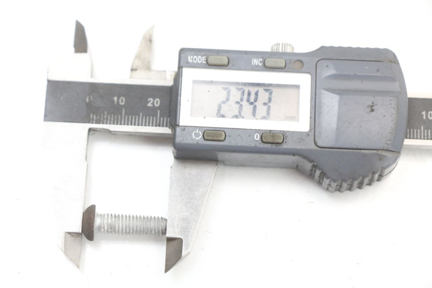 photo de BREMSSCHEIBENBEFESTIGUNGSSCHRAUBE PIAGGIO X8 125 (2004 - 2007) - Zoom auf Gebrauchszustand