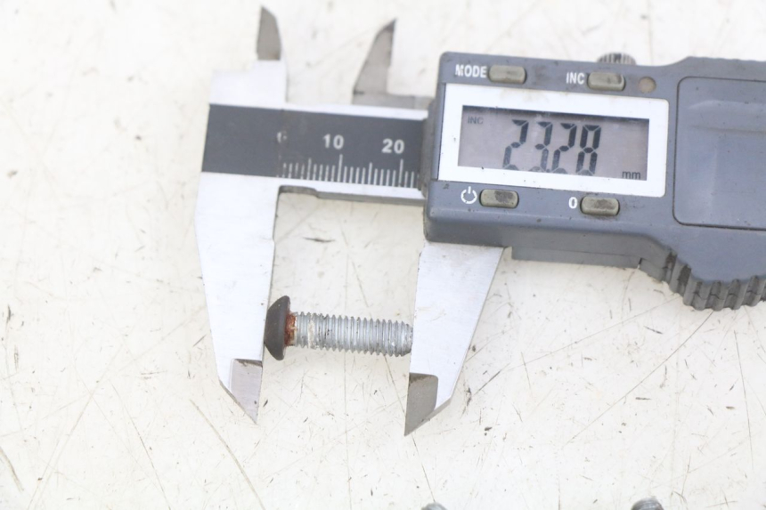 photo de BREMSSCHEIBENBEFESTIGUNGSSCHRAUBE PIAGGIO X9 EVOLUTION 125 (2003 - 2007) - Alternative Perspektive