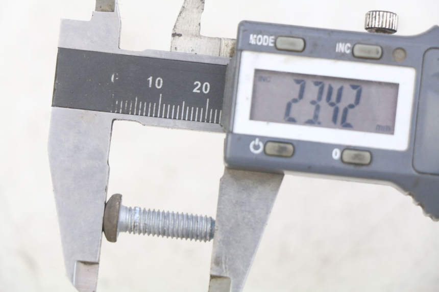 photo de BREMSSCHEIBENBEFESTIGUNGSSCHRAUBE PIAGGIO XEVO - X EVO 125 (2007 - 2017) - Technische Nahaufnahme