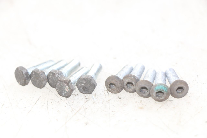 photo de BREMSSCHEIBENBEFESTIGUNGSSCHRAUBE PIAGGIO XEVO - X EVO 125 (2007 - 2017) - Gesamtansicht des Produkts