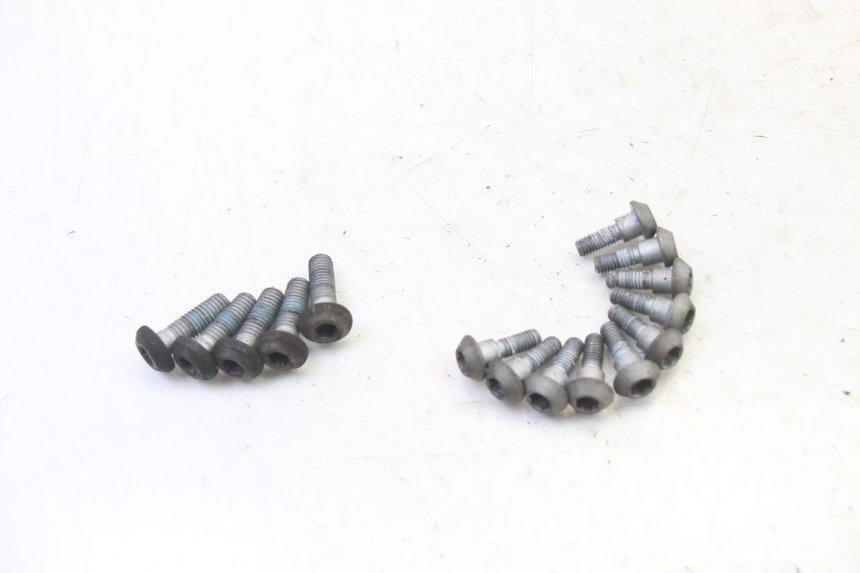 photo de BREMSSCHEIBENSCHRAUBE YAMAHA XJ6 ABS 600 (2008 - 2016) - Detailansicht des Bauteils