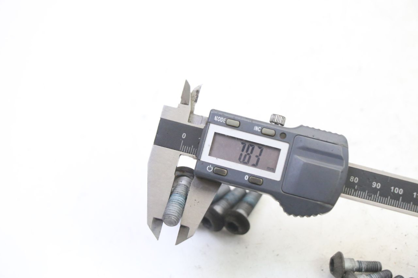 photo de BREMSSCHEIBENSCHRAUBE YAMAHA XJ6 ABS 600 (2008 - 2016) - Technische Nahaufnahme