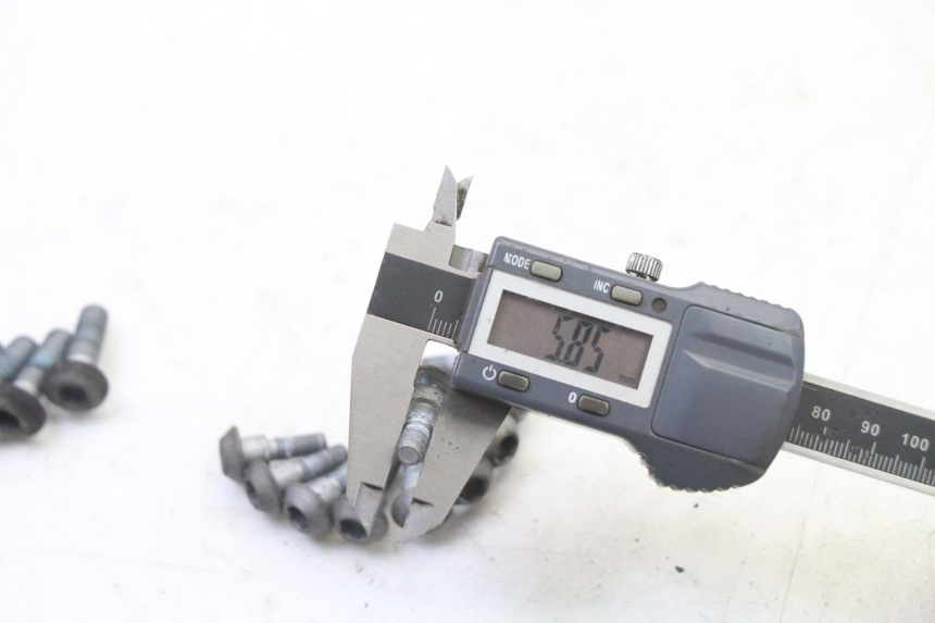 photo de BREMSSCHEIBENSCHRAUBE YAMAHA XJ6 ABS 600 (2008 - 2016) - Oberflächenzustand und Material