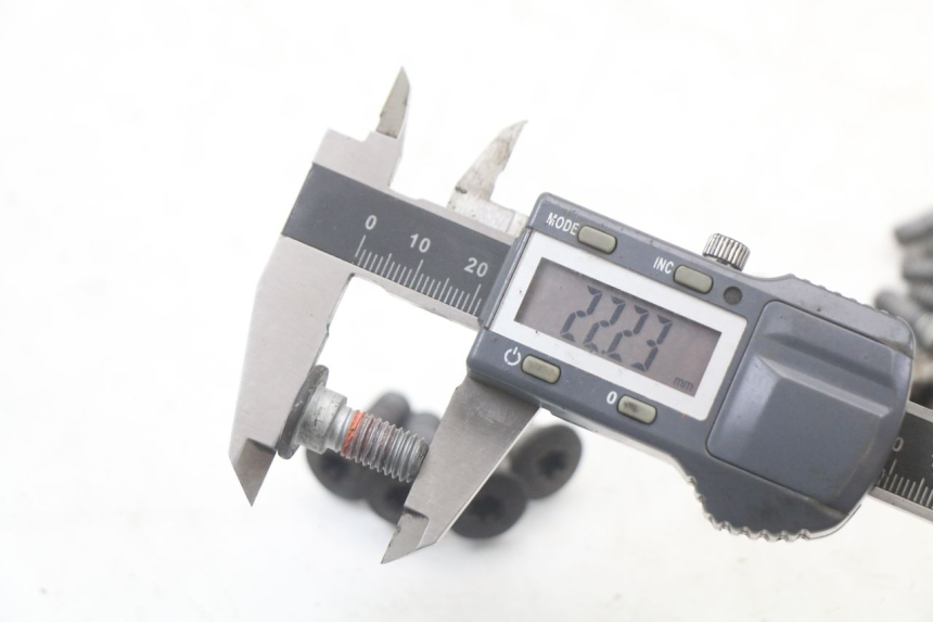 photo de BREMSSCHEIBENSCHRAUBE YAMAHA FZ1 FAZER 1000 (2007 - 2009) - Technische Nahaufnahme