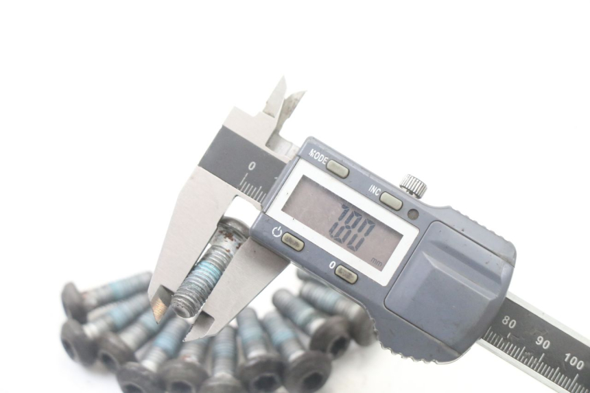 photo de BREMSSCHEIBENSCHRAUBE YAMAHA FZS FAZER 600 (2001 - 2003) - Technische Nahaufnahme