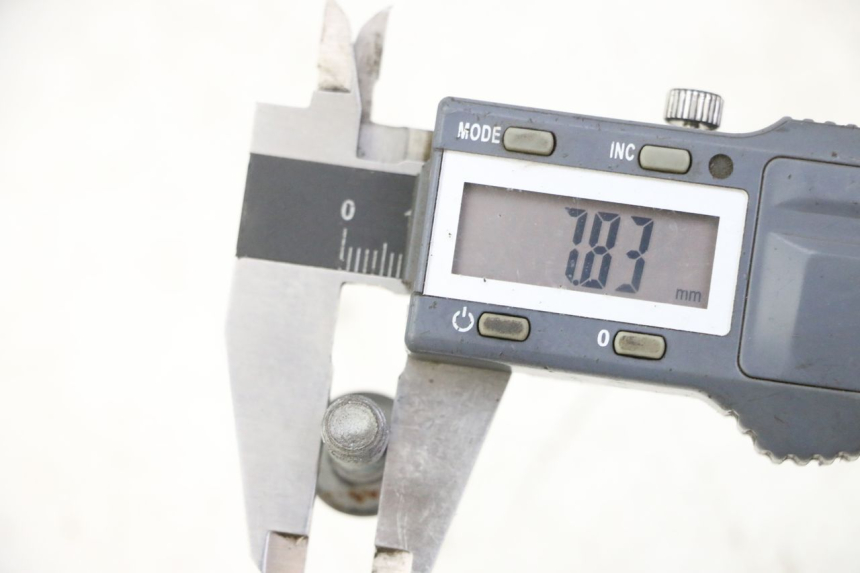 photo de BREMSSCHEIBENSCHRAUBE YAMAHA XJ6 600 (2008 - 2016) - Technische Nahaufnahme