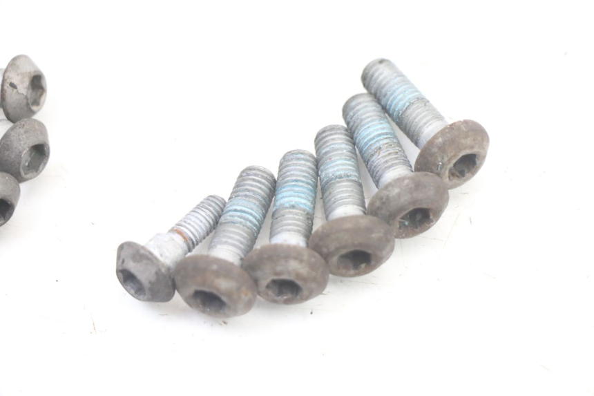 photo de BREMSSCHEIBENSCHRAUBE YAMAHA XJ6 600 (2008 - 2016) - Oberflächenzustand und Material