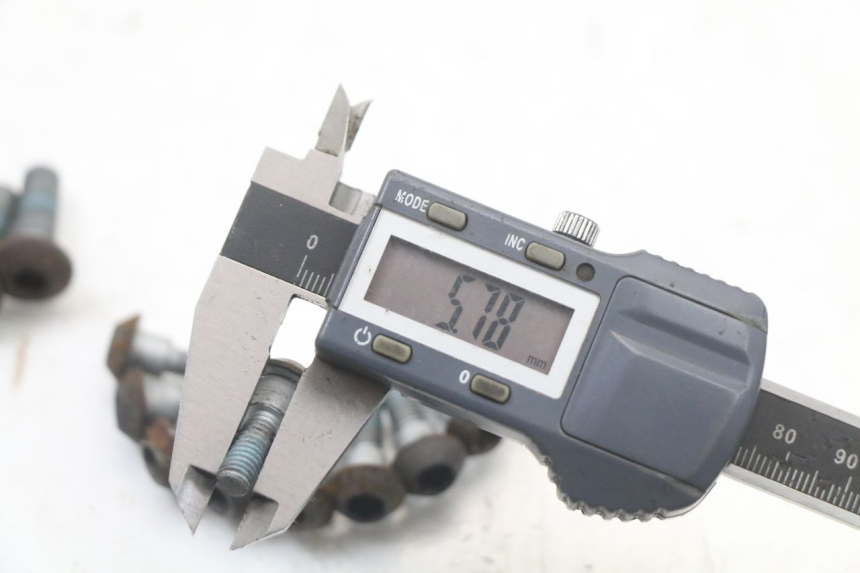 photo de BREMSSCHEIBENSCHRAUBE YAMAHA XJ6 ABS 600 (2008 - 2016) - Oberflächenzustand und Material