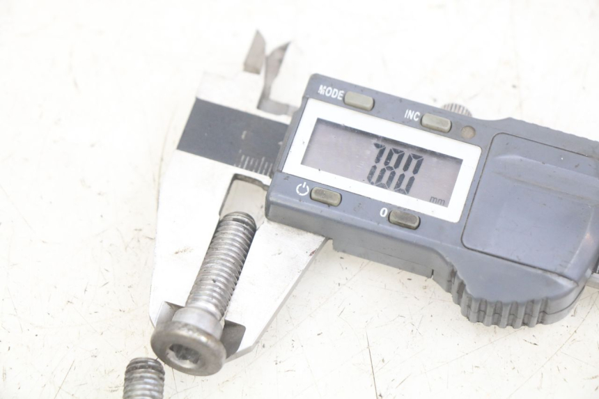 photo de BREMSSCHEIBENBOLZEN KAWASAKI Z 750 (2007 - 2013) - Zoom auf Gebrauchszustand